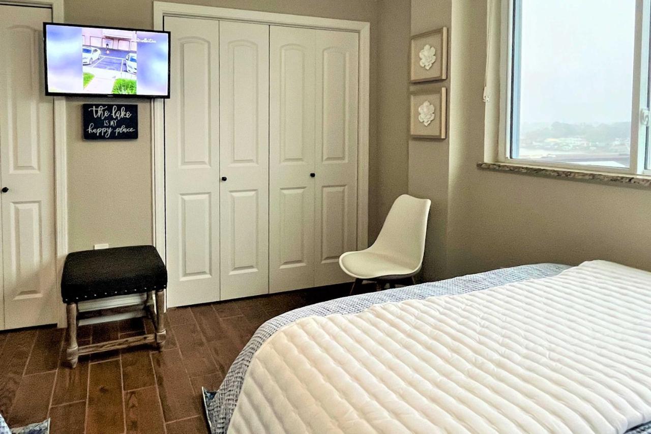 Apartment Updated Daze With Amazing Pool! Hot Springs
