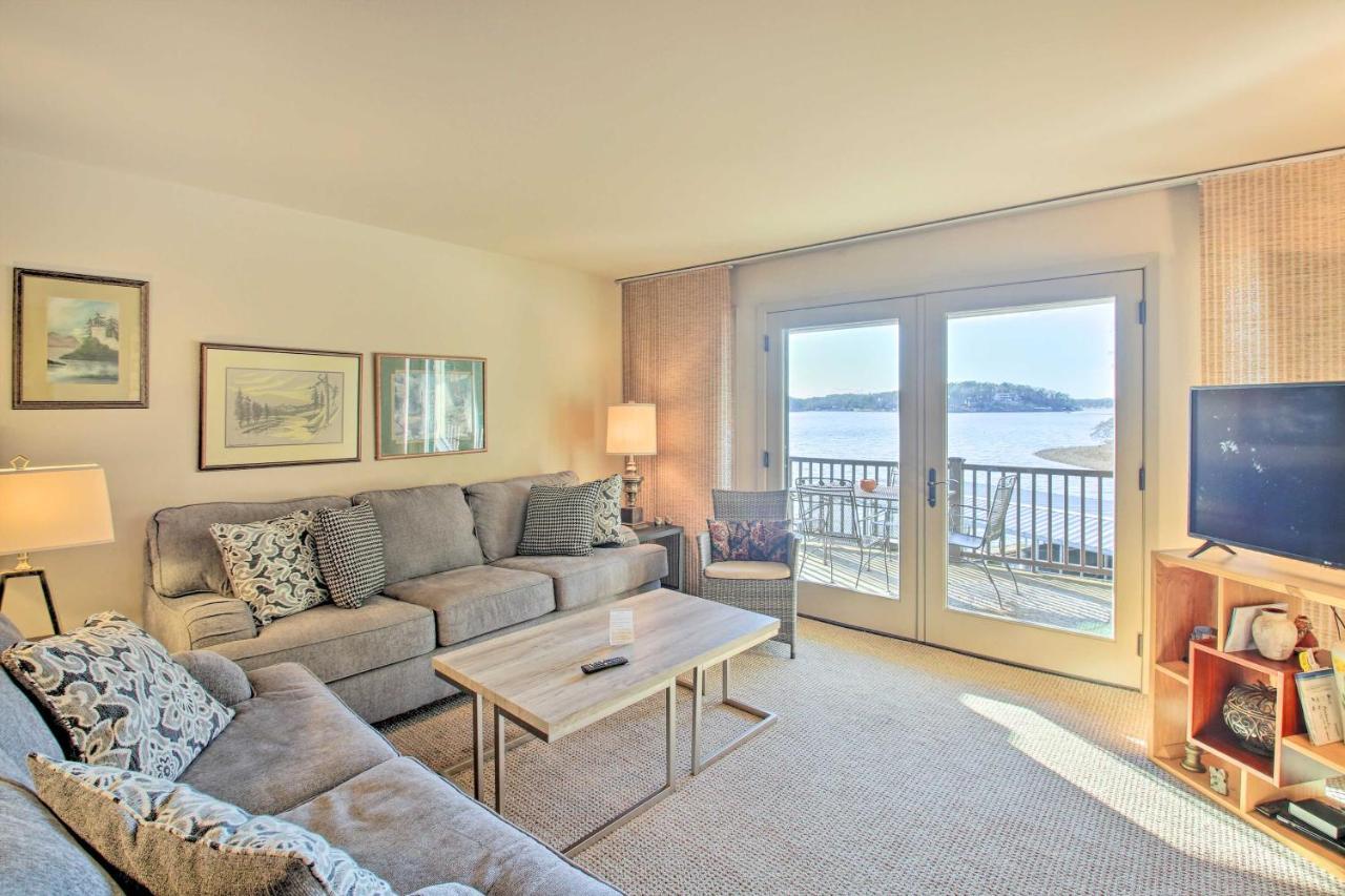 Lakefront With Boat Dock! Apartment