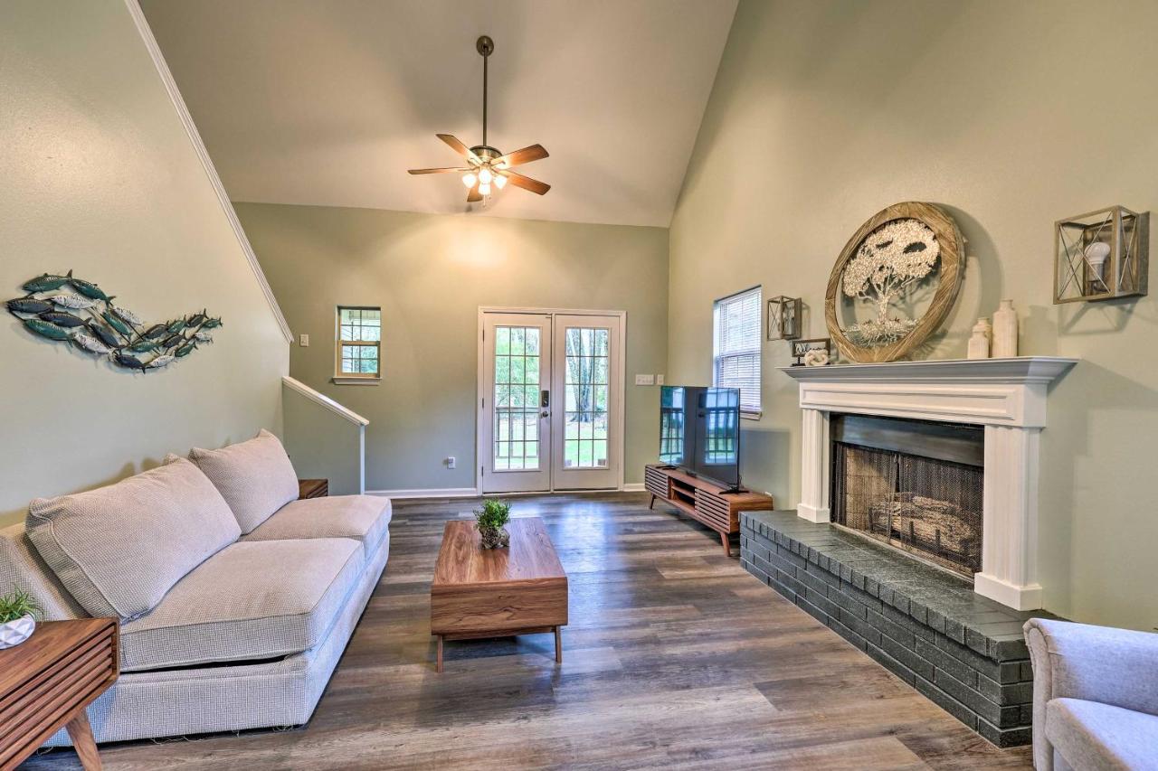 Tranquil Hamilton Retreat With Boat Dock!
