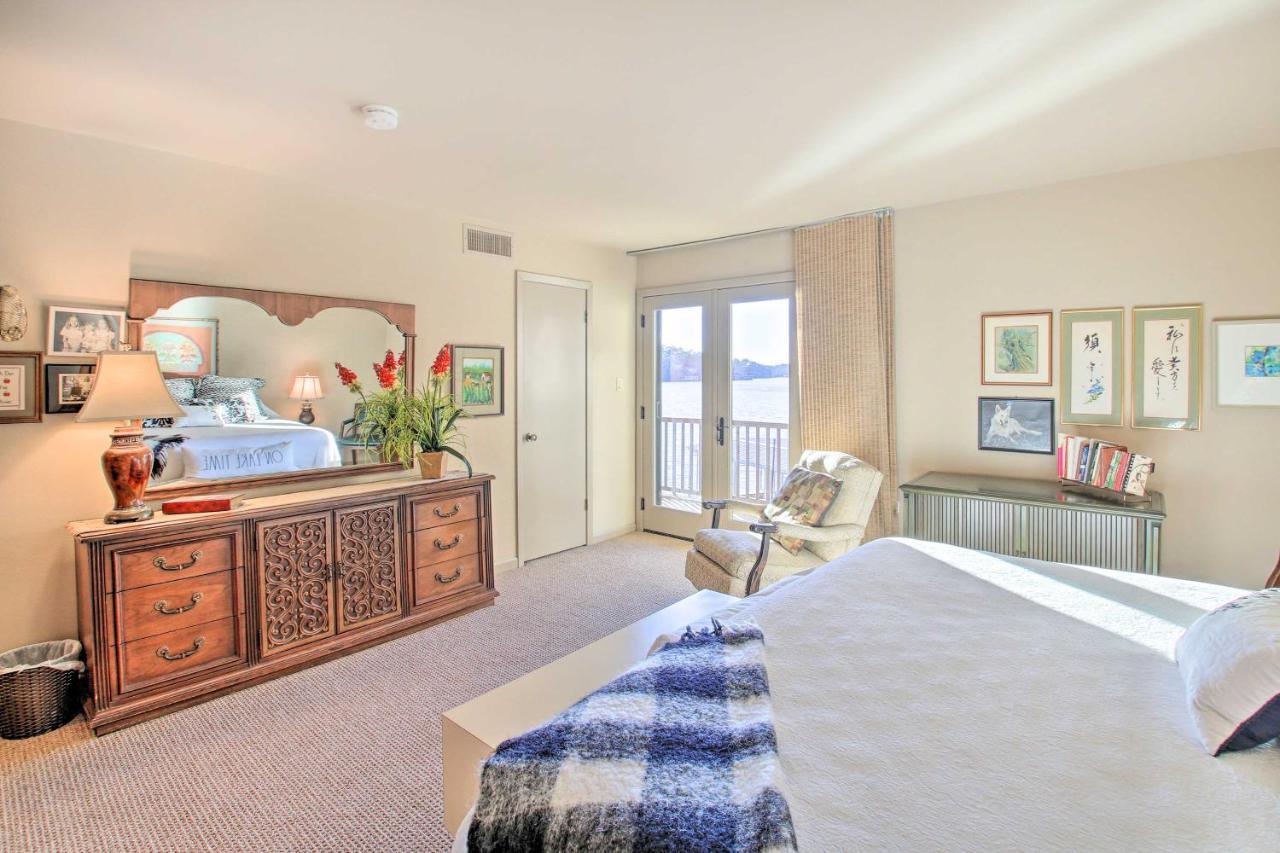 Lakefront With Boat Dock! Apartment *