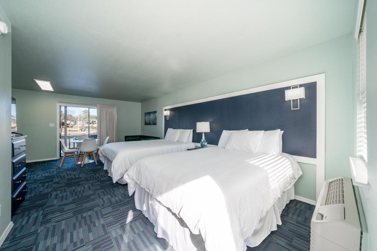 The Hamilton - Lakefront & Suites, *