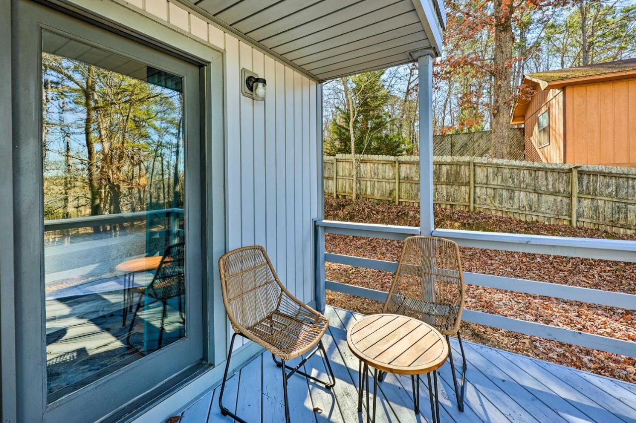 With Deck Near Ouachita River! Holiday home Hot Springs