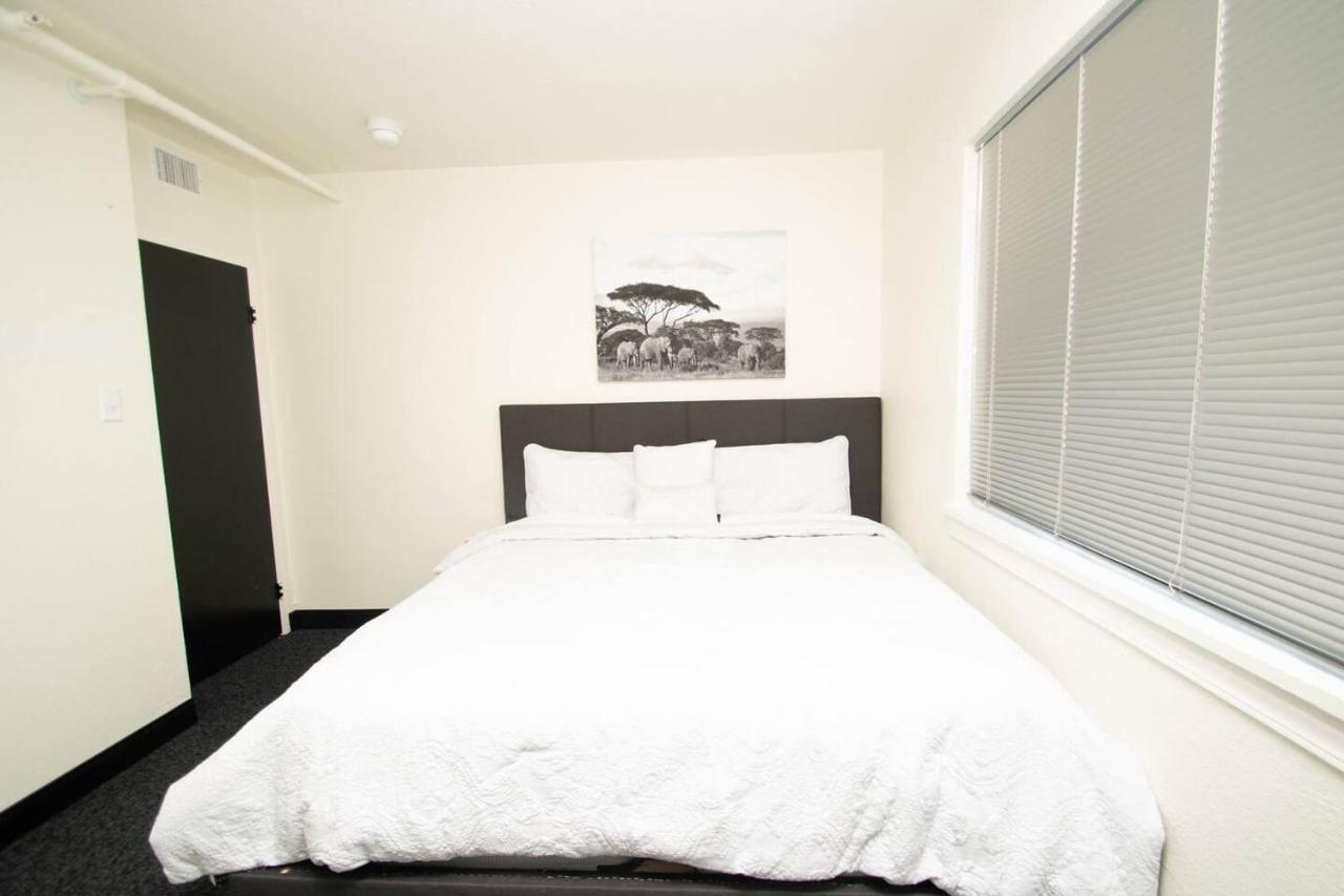 Honeymoon In Hotsprings Apartment