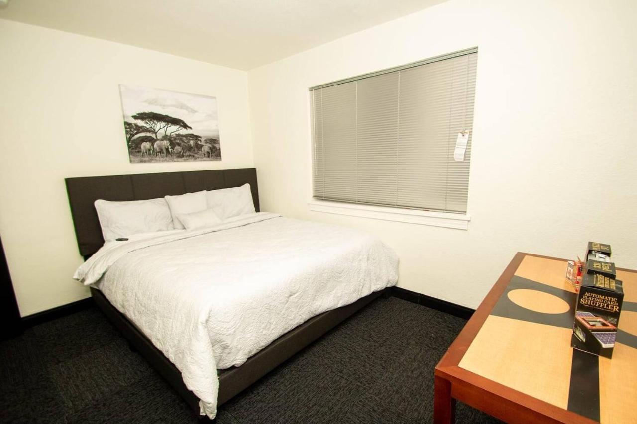 Honeymoon In Hotsprings Apartment