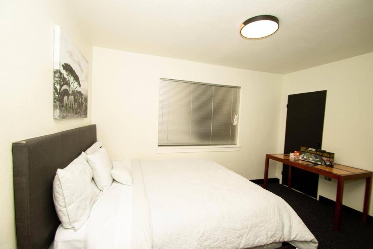 Honeymoon In Hotsprings Apartment *