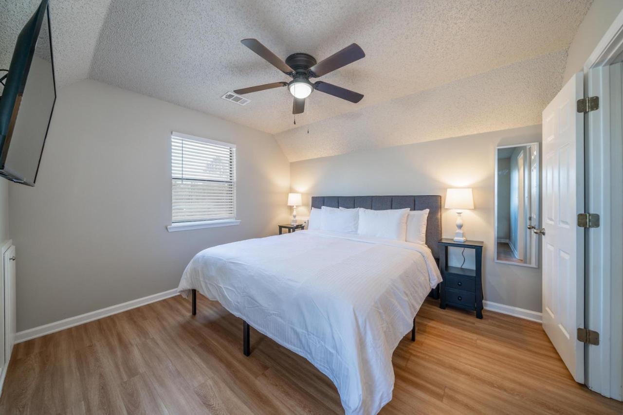 Apartment The Hamilton - Lakefront & Suites,