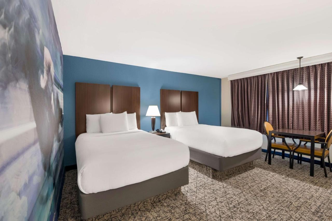 Western Winners Circle Hotel