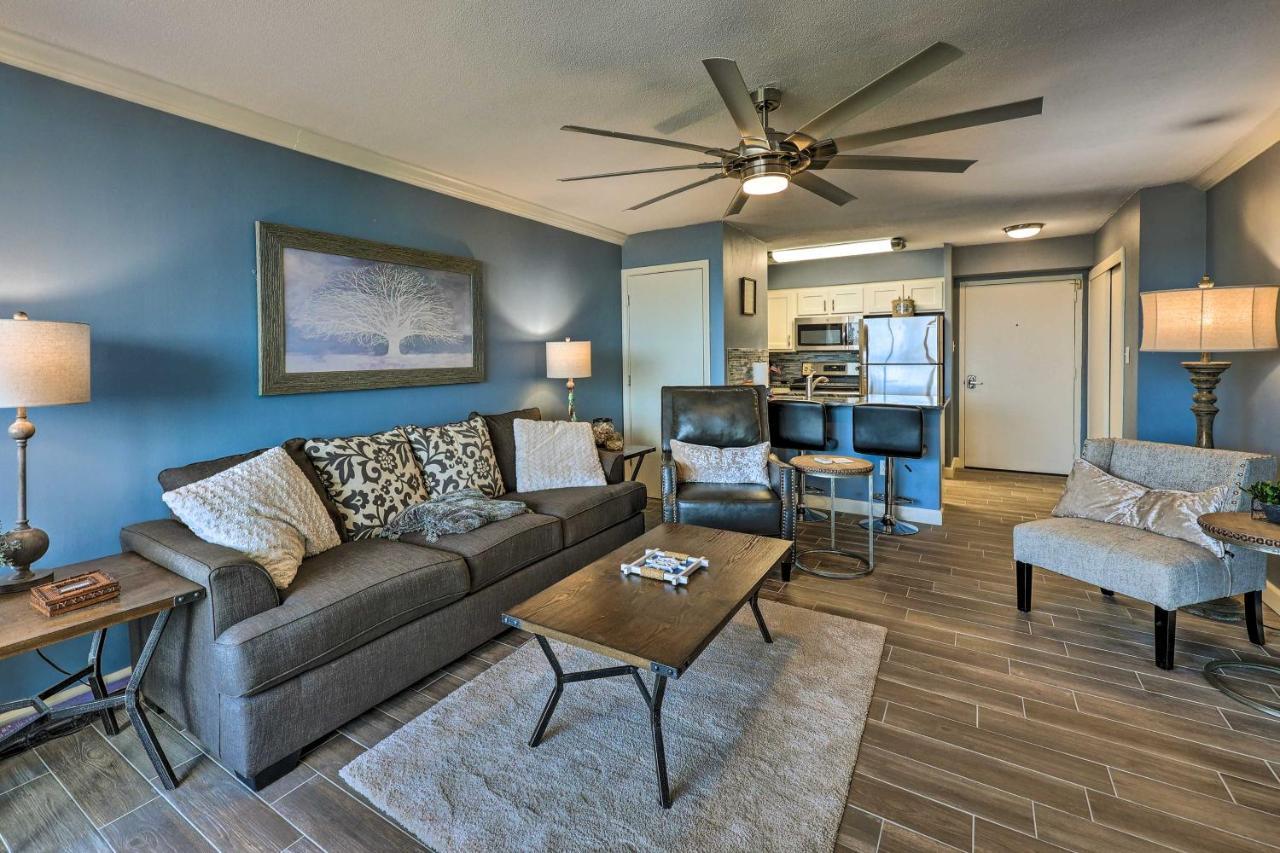 Quaint With Views And Pool Access! Apartment