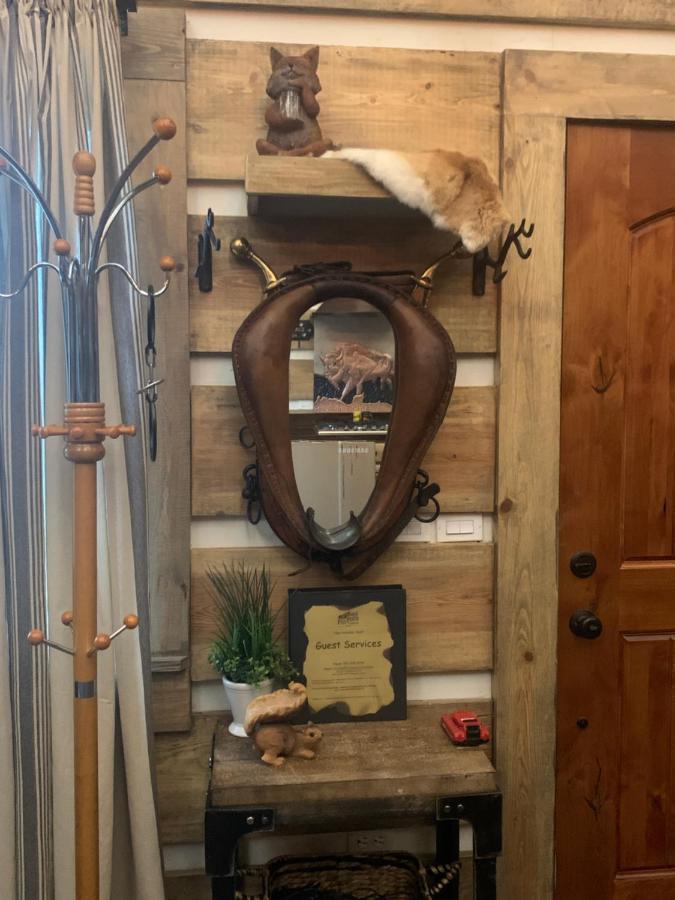 Fox Pass Cabins Bed & Breakfast