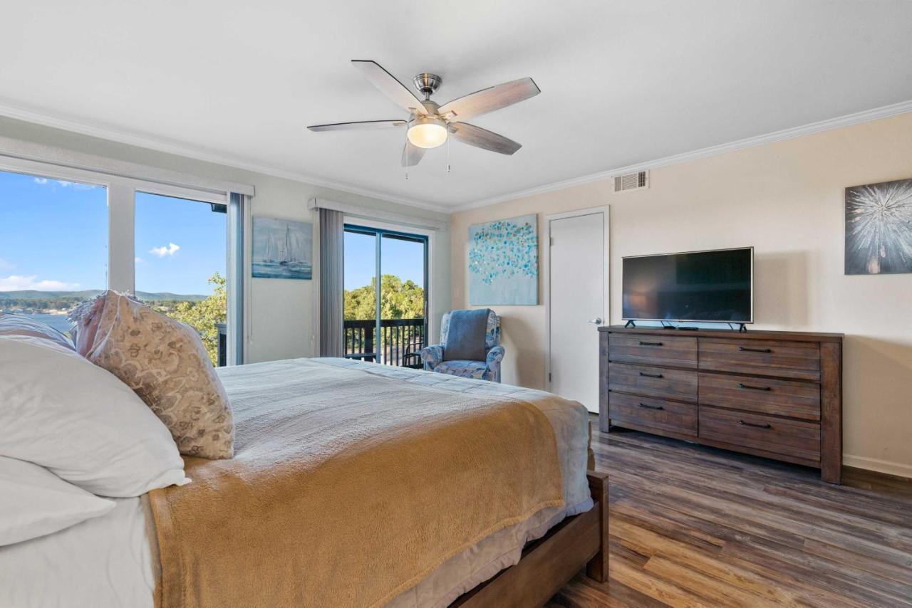 Apartment Vacation With Game Room!