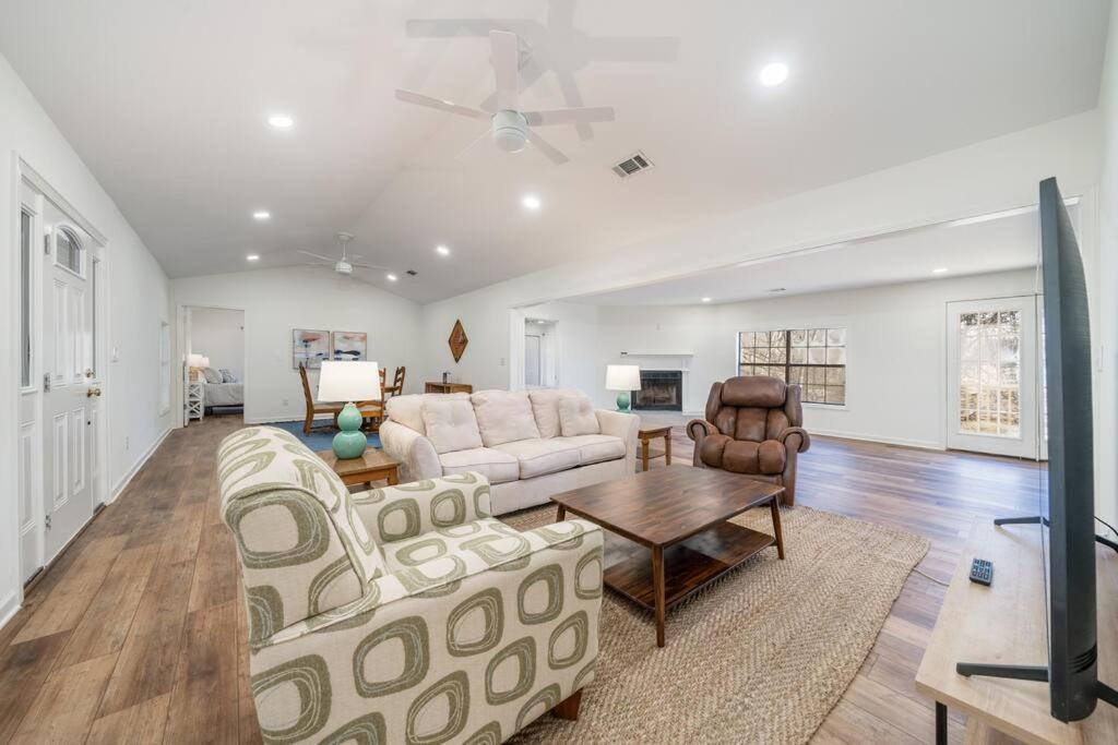 4br Beautiful And Spacious Lakehouse * Hot Springs