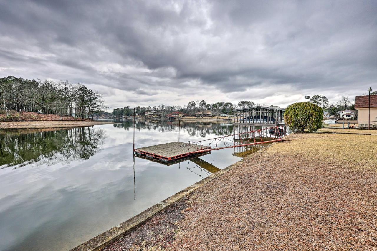 Waterfront Vacation With Dock! Holiday home Hot Springs