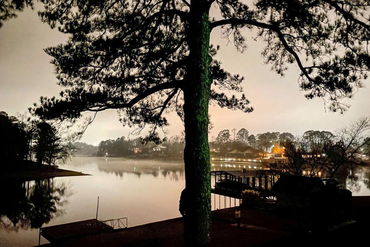Waterfront Vacation With Dock! Holiday home Hot Springs