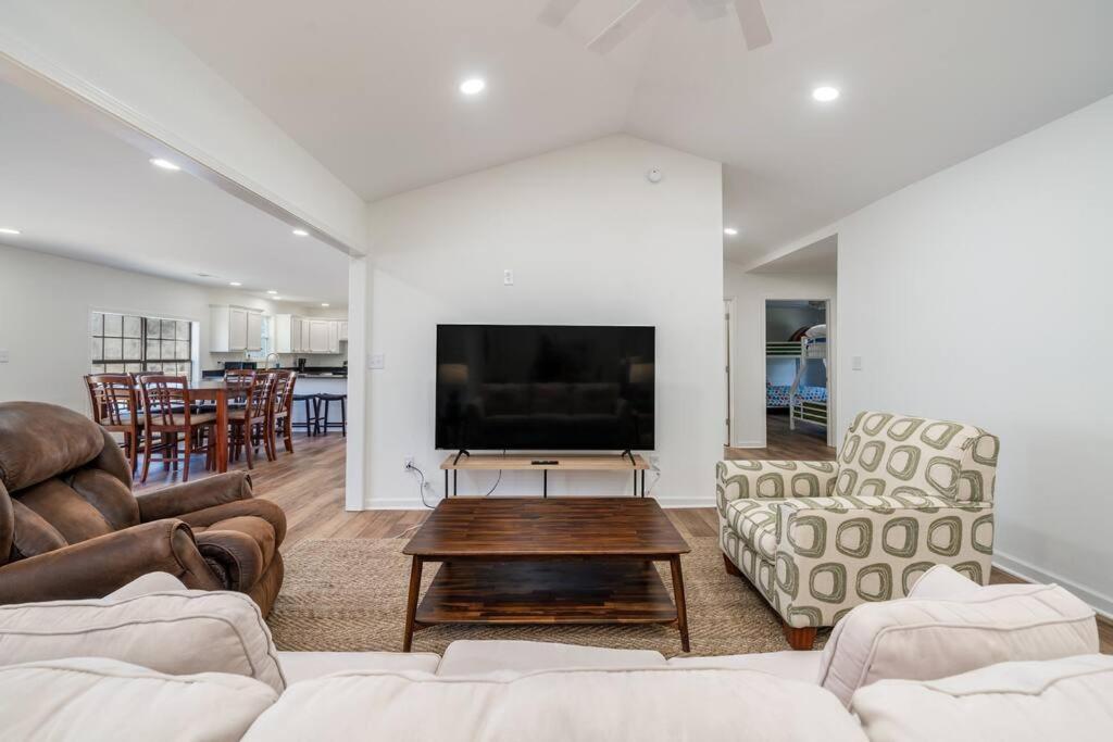 4br Beautiful And Spacious Lakehouse Holiday home *