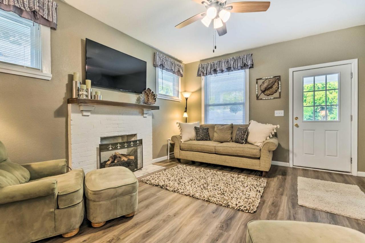 Holiday home Remodeled Downtown With Porch