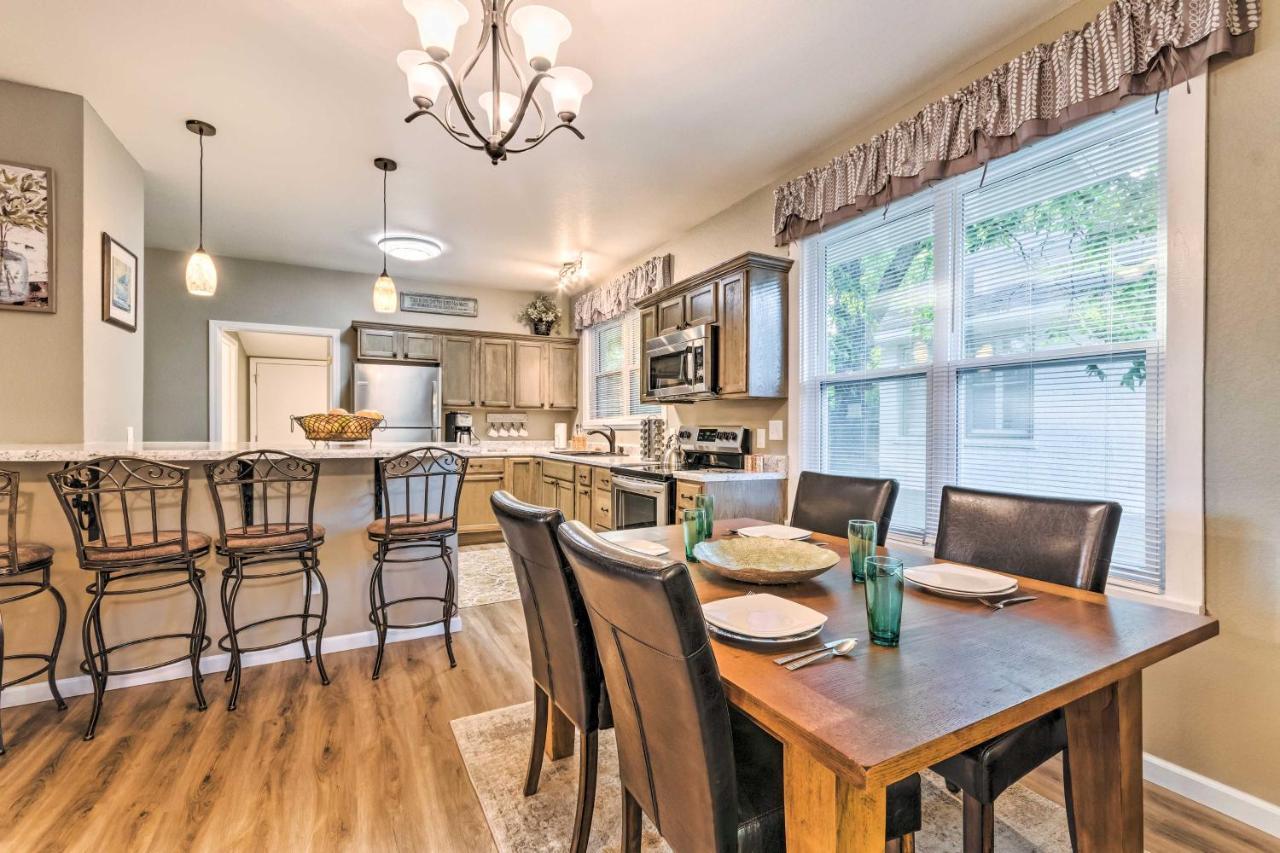 Remodeled Downtown With Porch