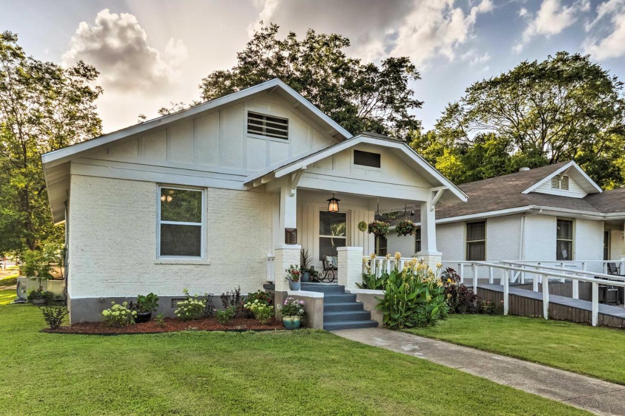 Remodeled Downtown With Porch Holiday home Hot Springs