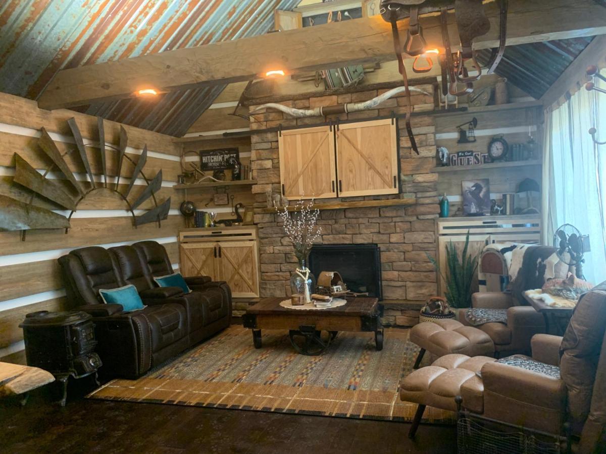 Fox Pass Cabins Bed & Breakfast 3*