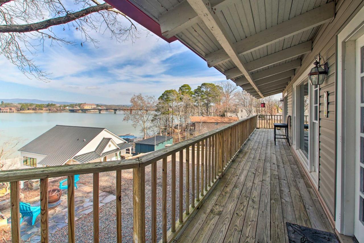 Lakefront Vacation With Dock Holiday home *