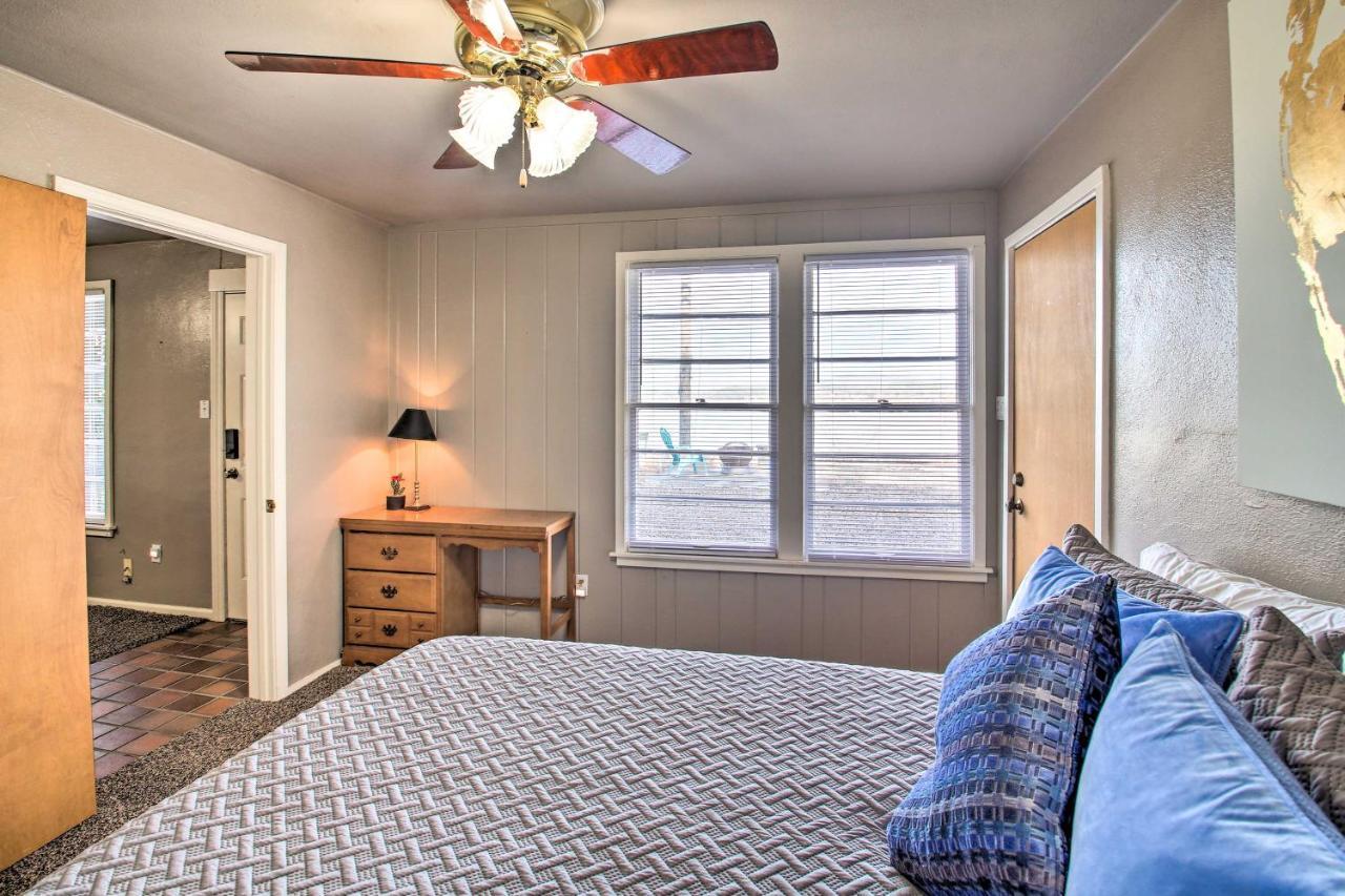 Holiday home Lakefront Vacation With Dock