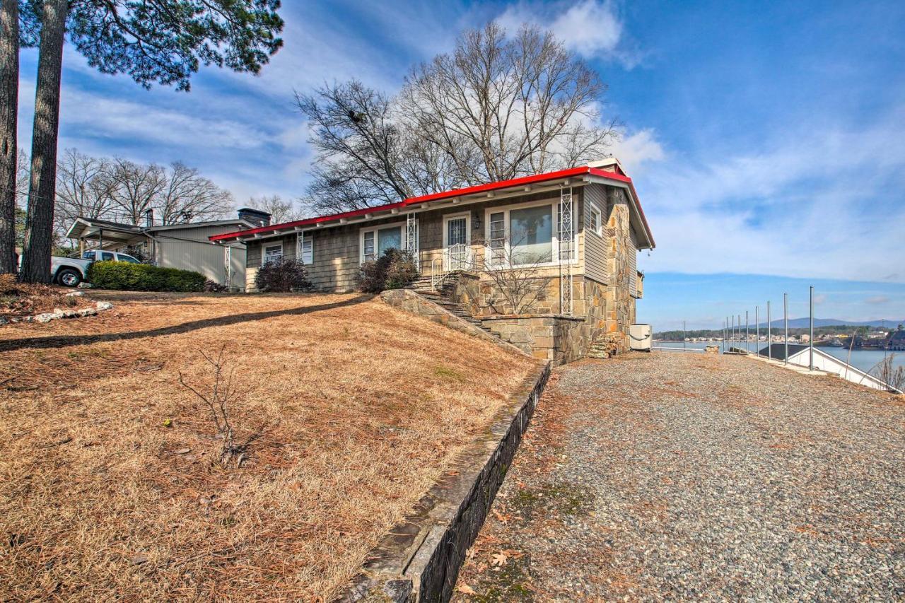 Holiday home Lakefront Vacation With Dock Hot Springs