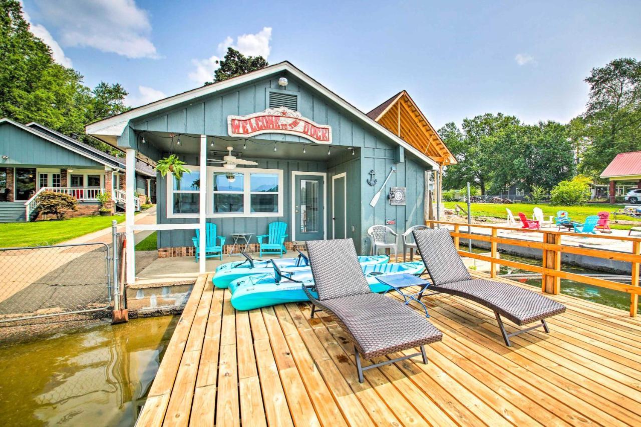 Hideaway On With Kayaks And Dock! Holiday home *
