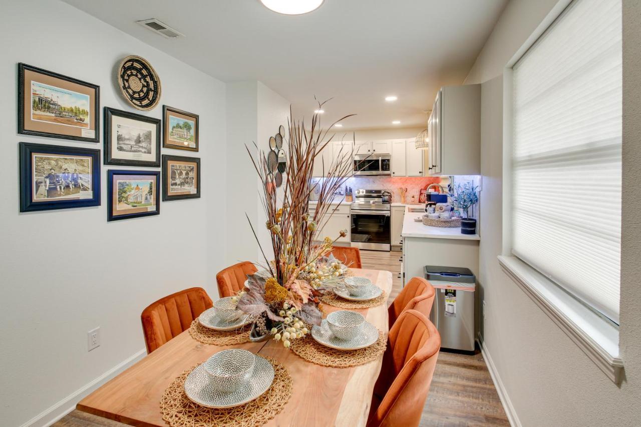Modern About 3 Mi To Downtown! Apartamento
