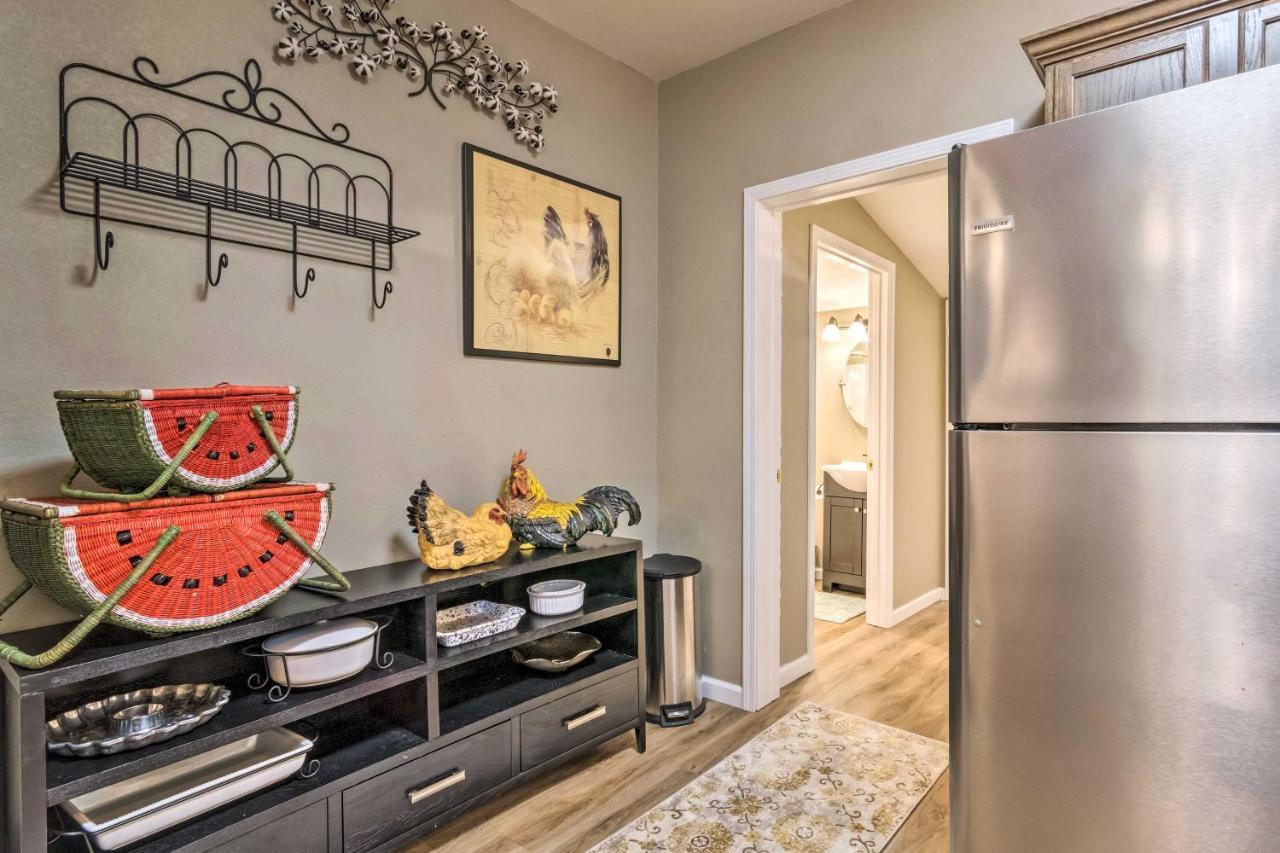 Remodeled Downtown With Porch Holiday home Hot Springs