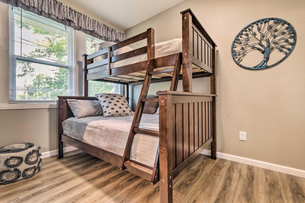 Remodeled Downtown With Porch Hot Springs