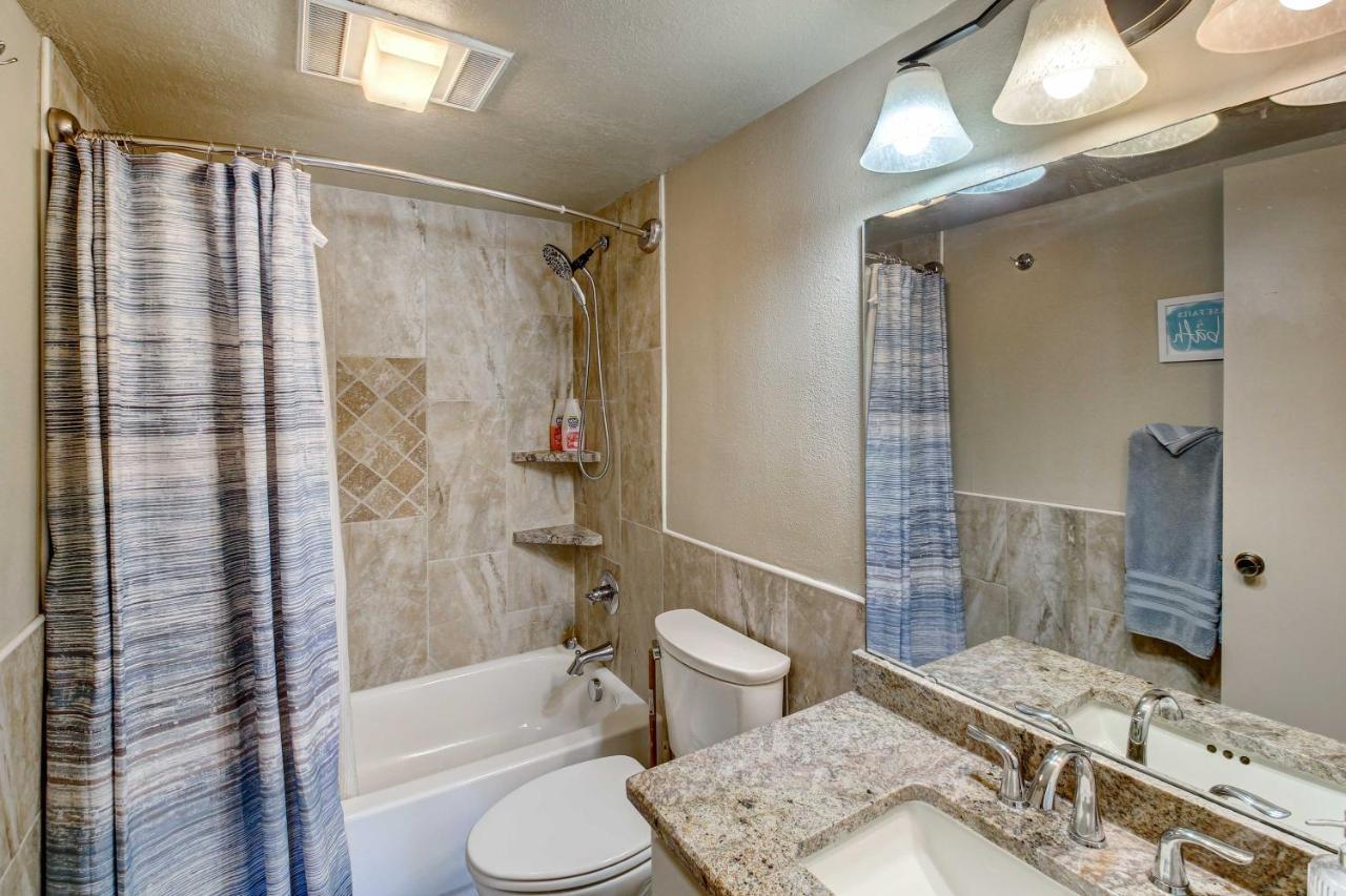 Apartment On Hamilton With Balcony! *