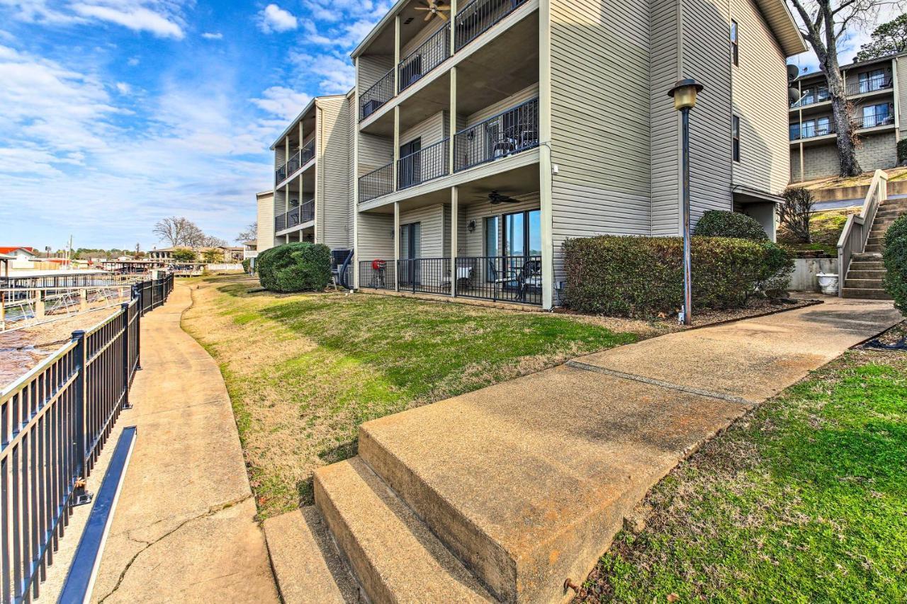 On Hamilton With Balcony! Apartment Hot Springs