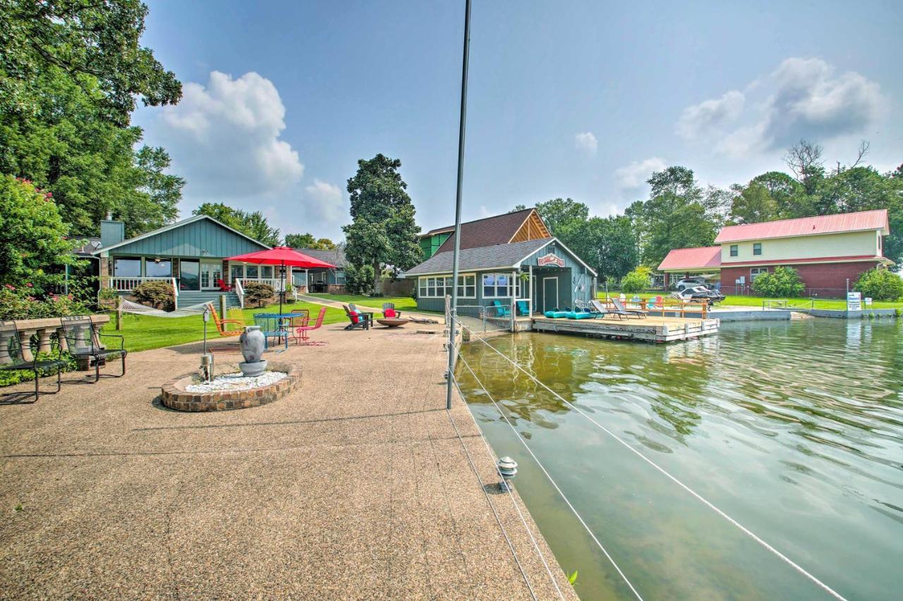 Hideaway On With Kayaks And Dock! Holiday home *