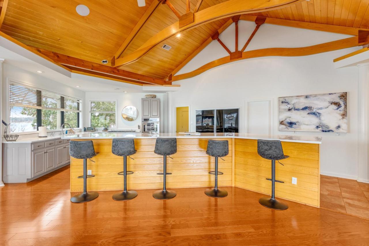 Ledgerwood Point Holiday home