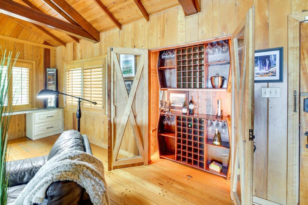 Holiday home Waterfront With Decks And Views! *