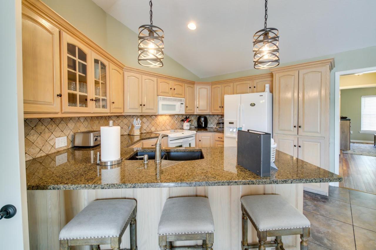 Holiday home Stunning Hamilton Getaway With Hot Tub! *