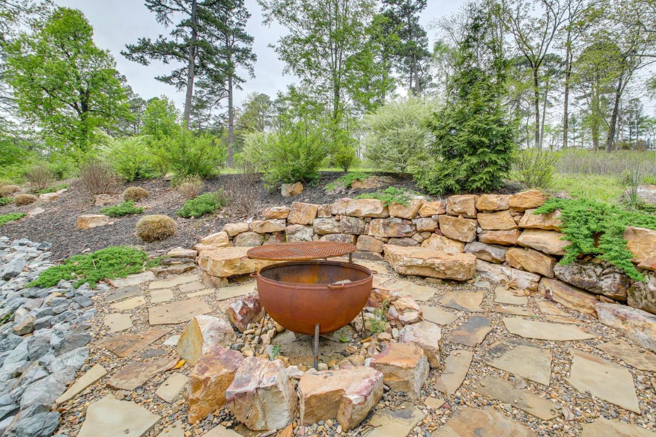 Waterfront With Decks And Views! Holiday home Hot Springs