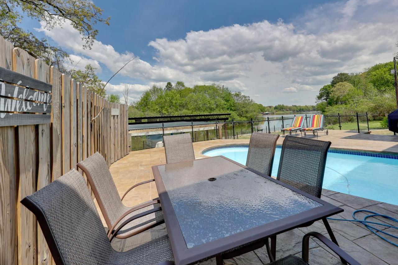 Holiday home With Game And Private Pool!