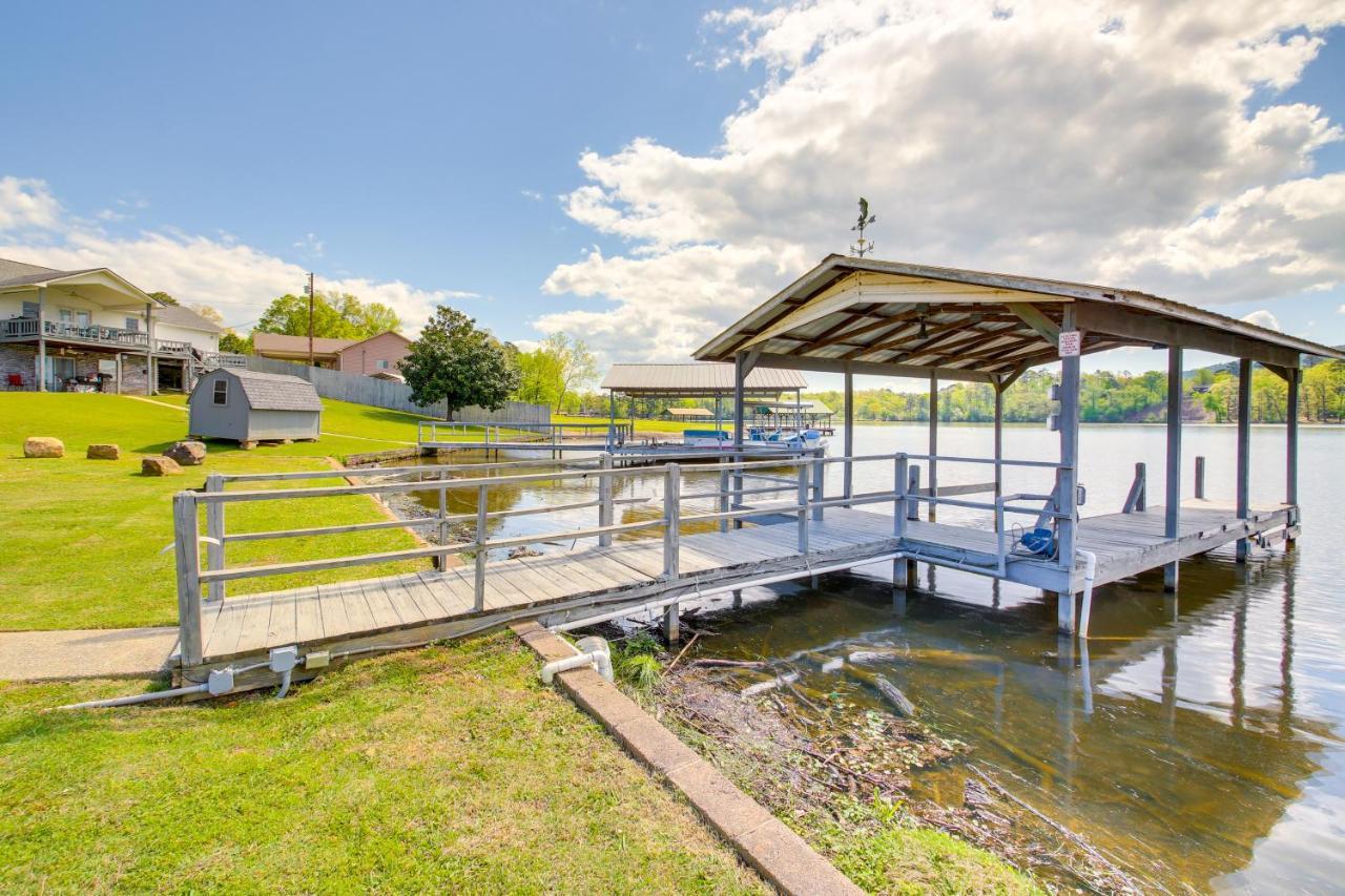 Stunning Hamilton Getaway With Hot Tub! *