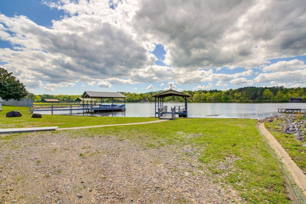 Holiday home Stunning Hamilton Getaway With Hot Tub! *
