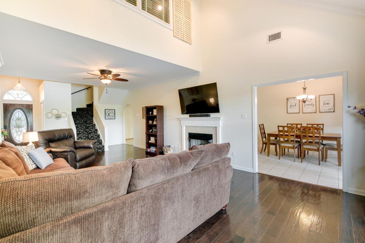 Riverfront With Hot Tub And Deck! *