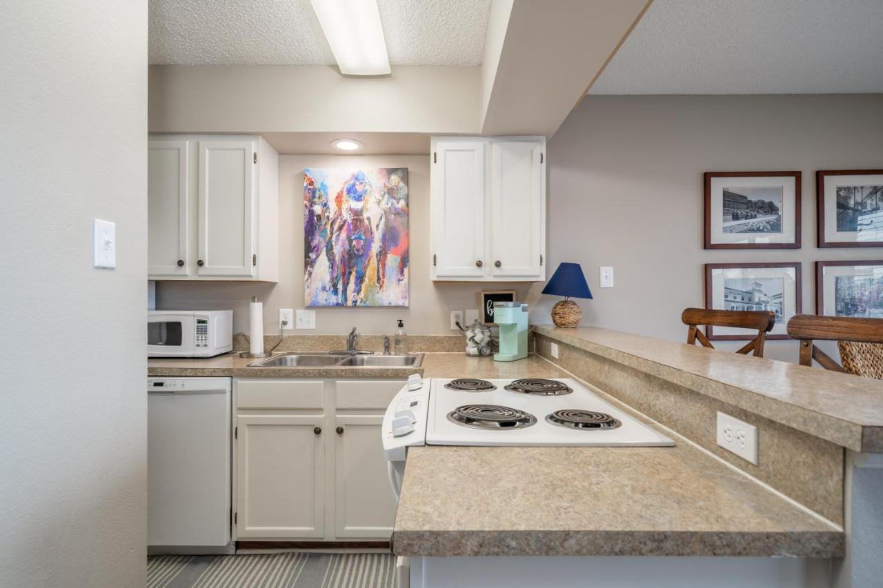 Apartment Enjoy A Serene Getaway And The Thrill Of Horse Racing Hot Springs