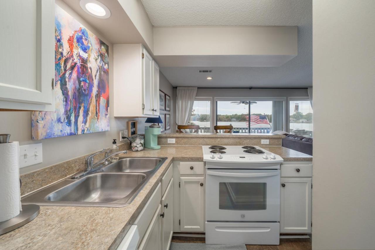 Apartment Enjoy A Serene Getaway And The Thrill Of Horse Racing