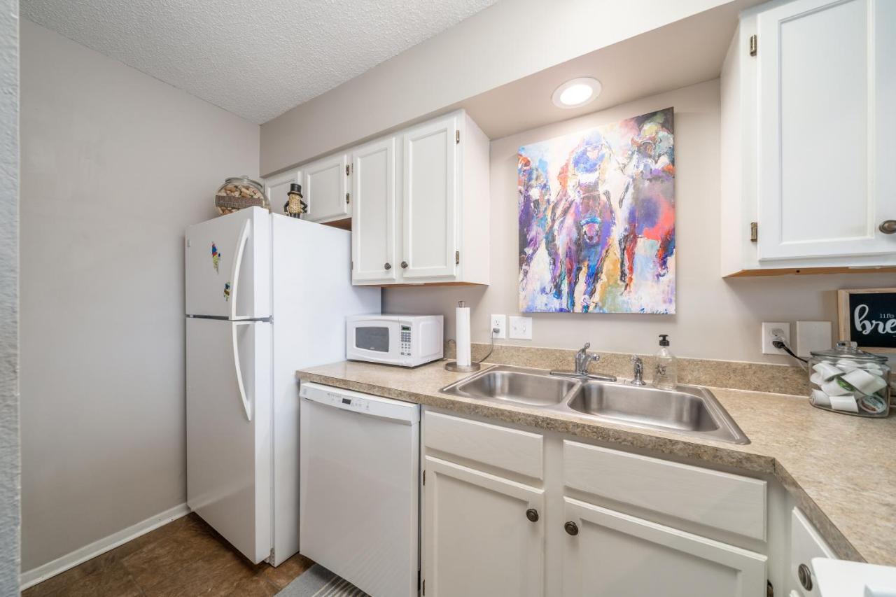 Apartment Enjoy A Serene Getaway And The Thrill Of Horse Racing *