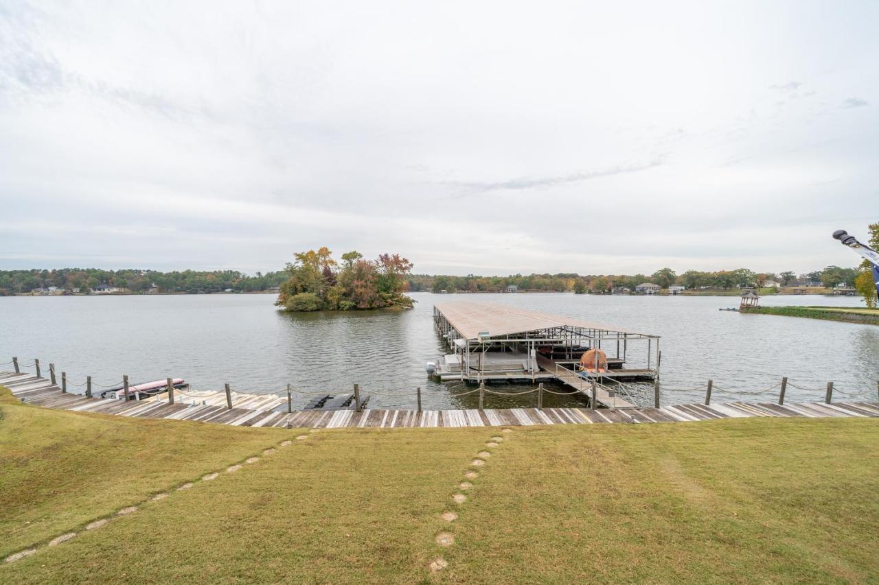 Enjoy A Serene Getaway And The Thrill Of Horse Racing Apartment Hot Springs