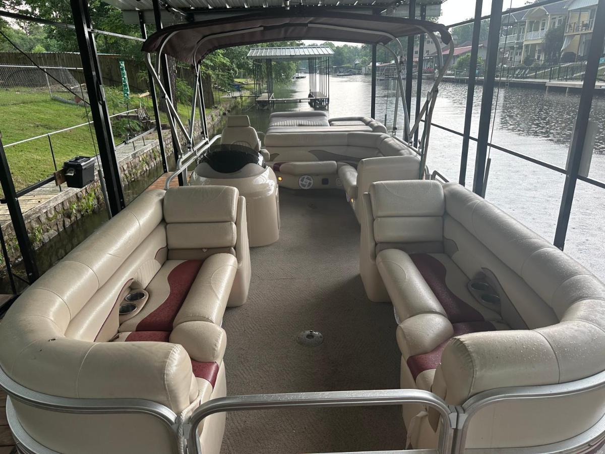 Hamilton's Escape Beautiful 2007 Stucco With 2010 G3 Pontoon Included! *