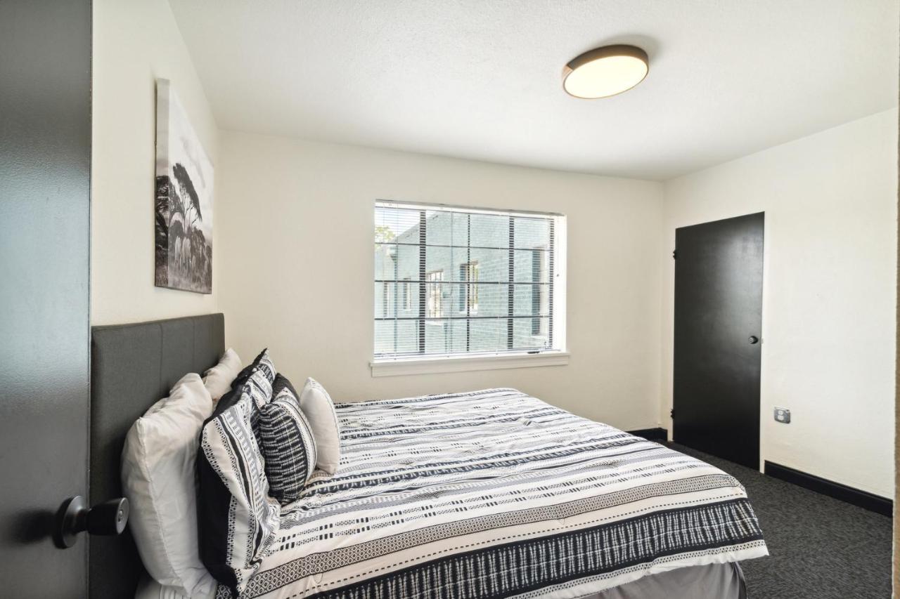 Honeymoon In Apartment *