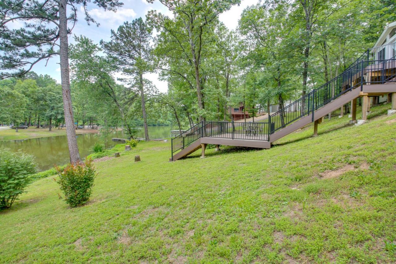 Lakefront Arkansas With Dock And Sunroom Holiday home
