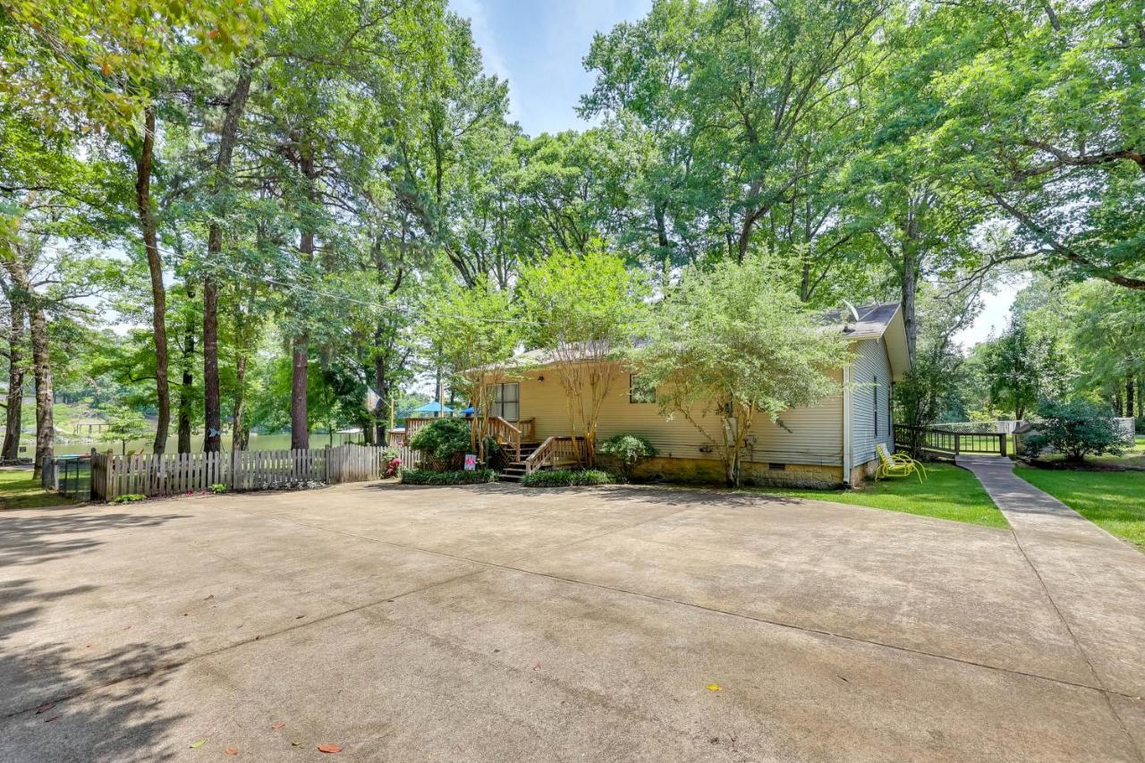 Holiday home Lakefront With Furnished Deck! *