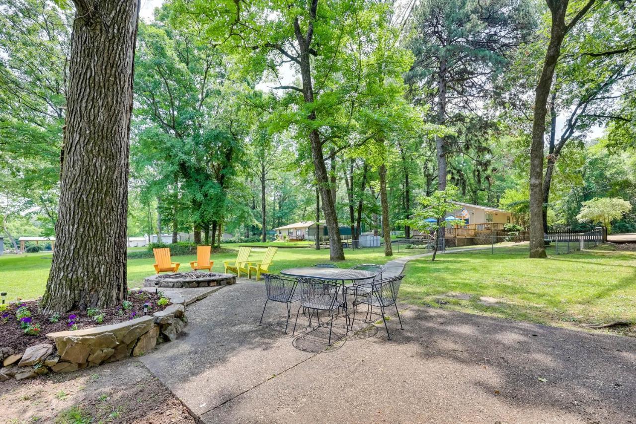 Lakefront With Furnished Deck! Holiday home Hot Springs