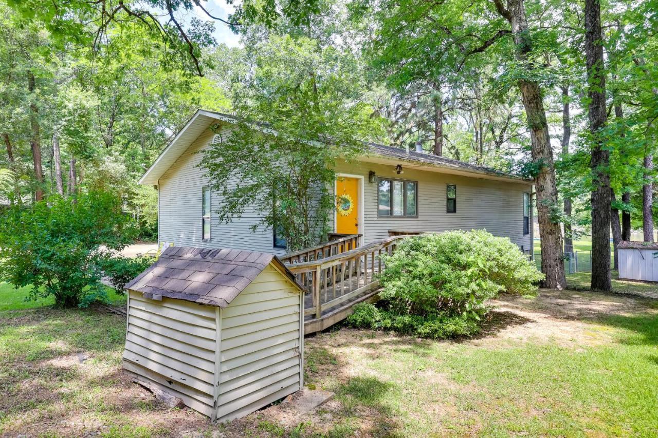 Lakefront With Furnished Deck!